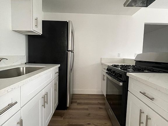 5th image of 168 S Laurel St #13