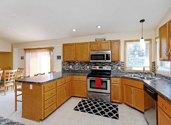 2nd image of 3815 Globeflower Cir N