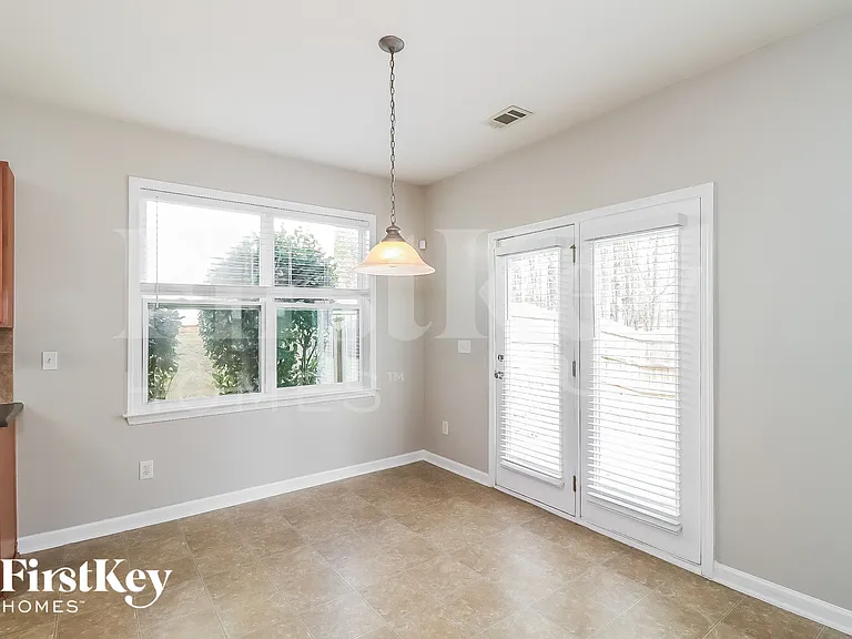 6483 Stonelake Pl SW — Photo 4