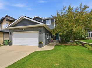 16 W Coopers Hts SW, Airdrie, AB T4B 2S1