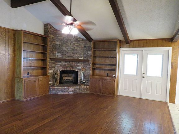 4th image of 907 Shaw Dr