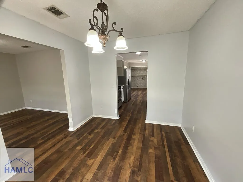 3 bed, 2.0 bath, 1490 sqft, $1,750 — Photo 3
