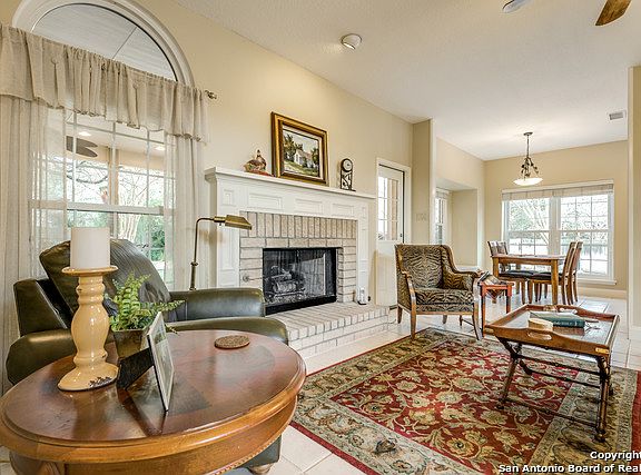 2nd image of 2407 Oakline Dr
