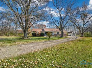 17242 Sycamore Rd, Grand Rapids, OH 43522