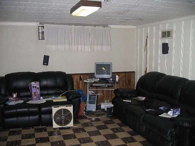2nd image of 2108 Walshire Ave