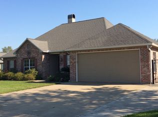 305 Woodbine Dr, Lafayette, LA 70503