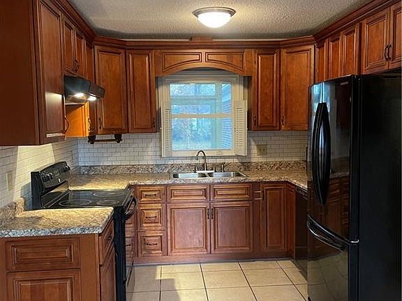 4th image of 416 Woodlake Dr