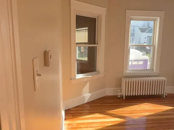 26 Saint Joseph Ave #1, Norwood, MA 02062