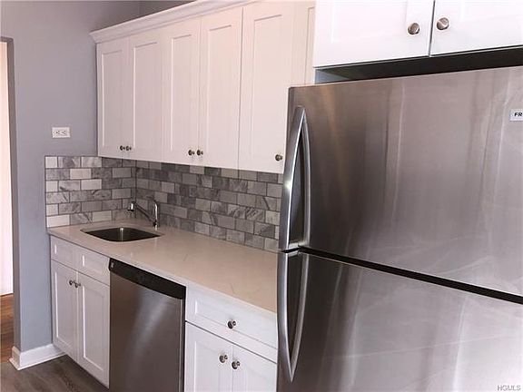 4th image of 472 Gramatan Ave APT Y3