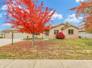 812 E Boone St, Tolono, IL 61880