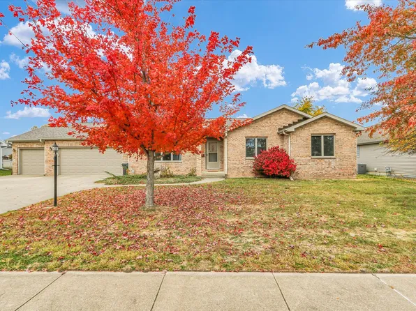 812 E Boone St, Tolono, IL 61880