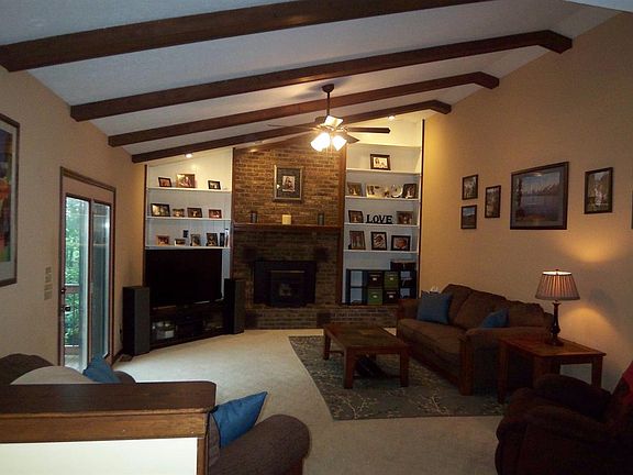 3rd image of 9988 Pebbleknoll Dr