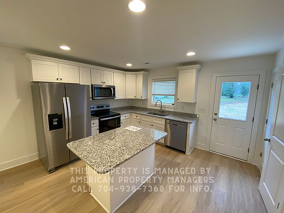 3rd image of 406 Vance Ave