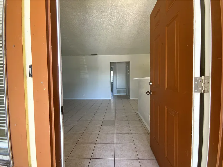 2300 Cedrick Cv #B — Photo 6