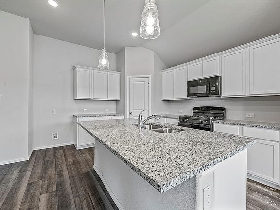 2nd image of 1944 Javelina St