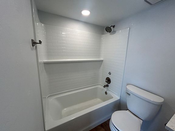 5th image of 4712 SE 5th Pl APT 201