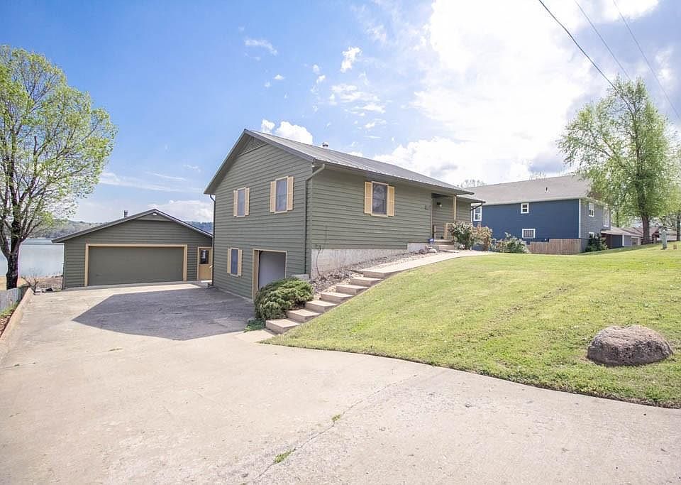 1st image of 8076 N Lakeshore Dr