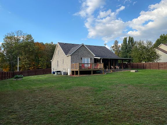 3rd image of 1023 Mockingbird Dr