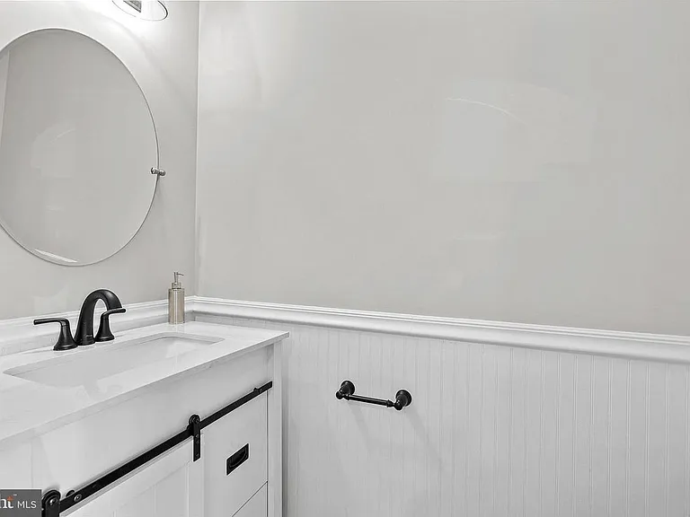 5606 Gresham Ln — Photo 10