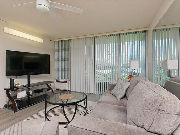 3rd image of 1448 Young St APT 203