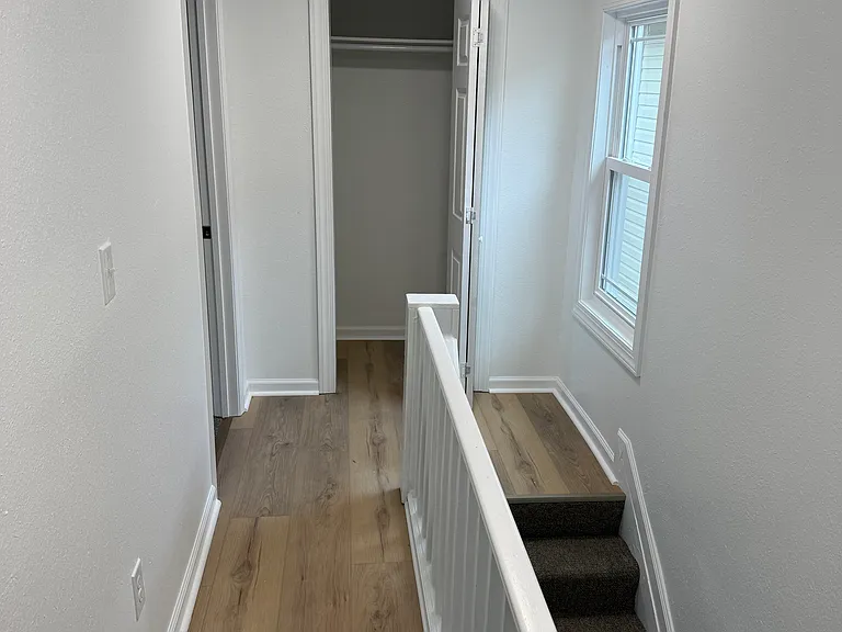 1440 Lasalle Ave — Photo 11