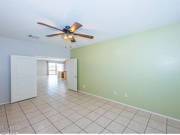 3rd image of 893 W Calle Zoca