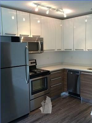 4th image of 925 W Carmen Ave APT 7H