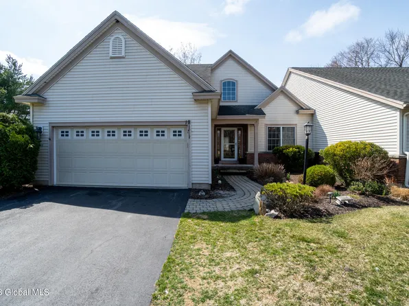 18 Camden Circle, Delmar, NY 12054