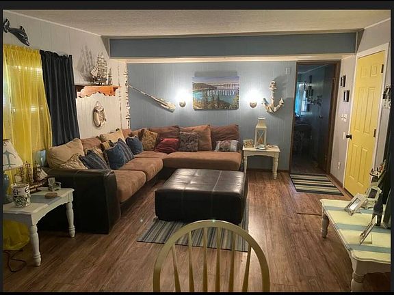 5th image of 807 Bass St