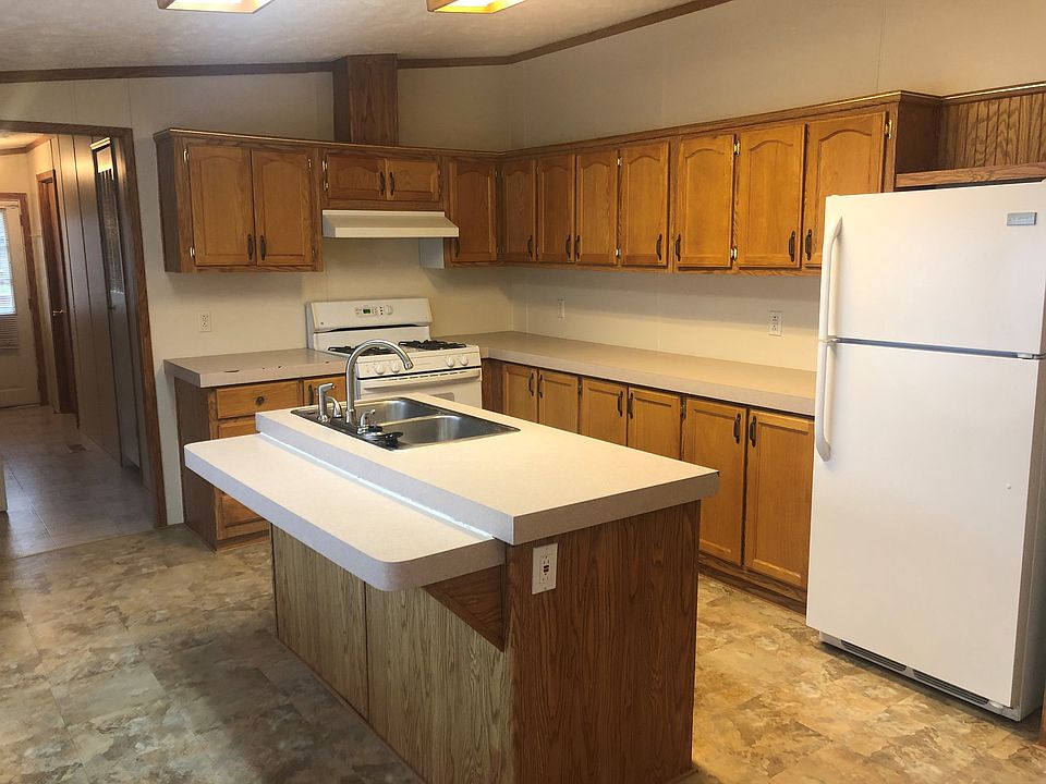 1st image of 173 Village Dr