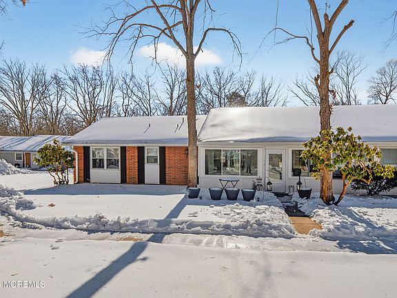 3rd image of 116A Buckingham Drive