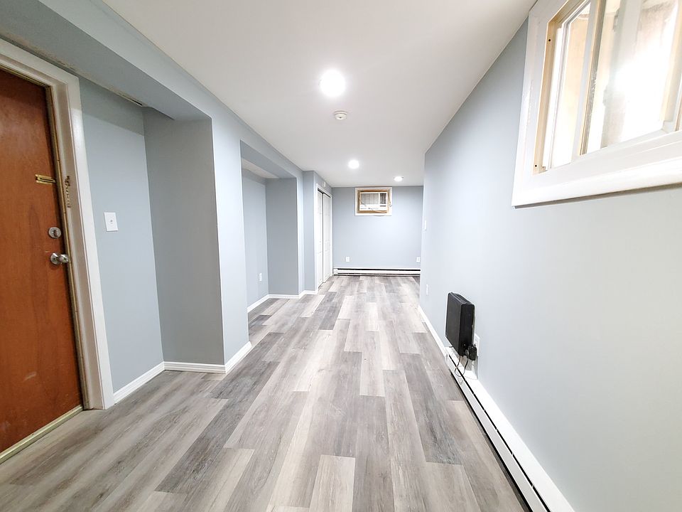 2nd image of 88 W 24th St #B2e