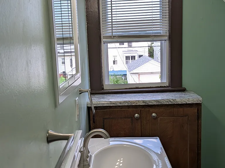 526 Ogden Ave — Photo 20