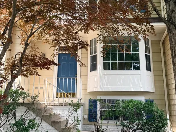 5166 Havering Way, Woodbridge, VA 22193
