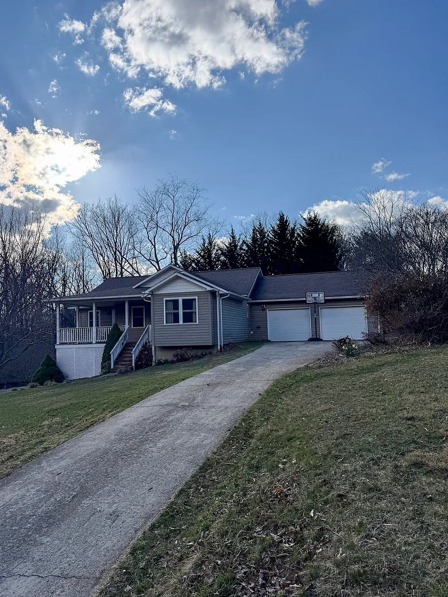 Building Photo - 74 Lockes Way