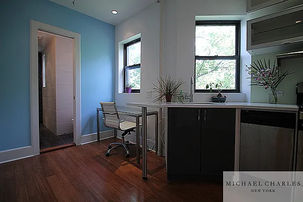 Rented by Michael Charles New York | media 12