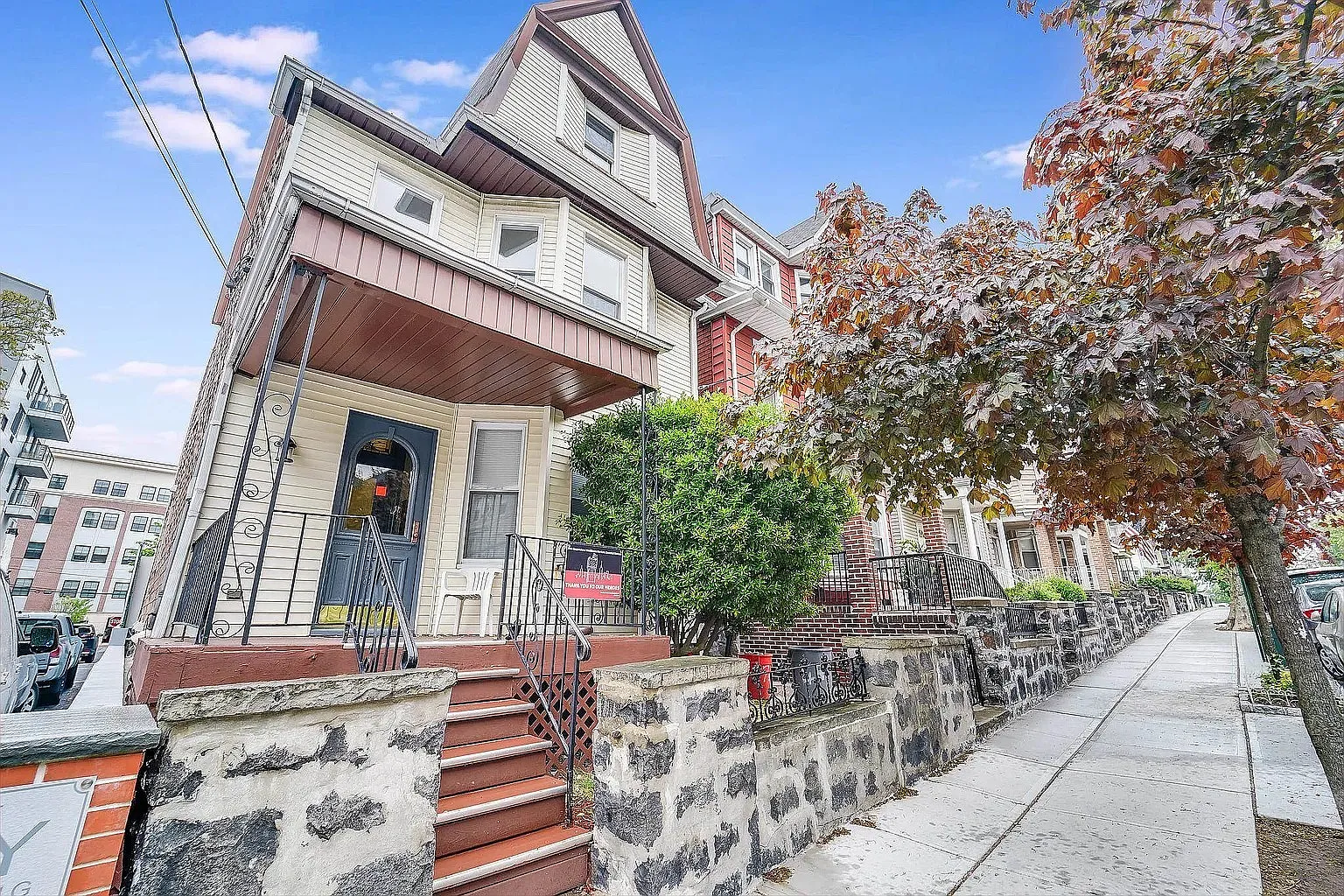 2 bed, 1100 sqft, $2,700 — Photo 1