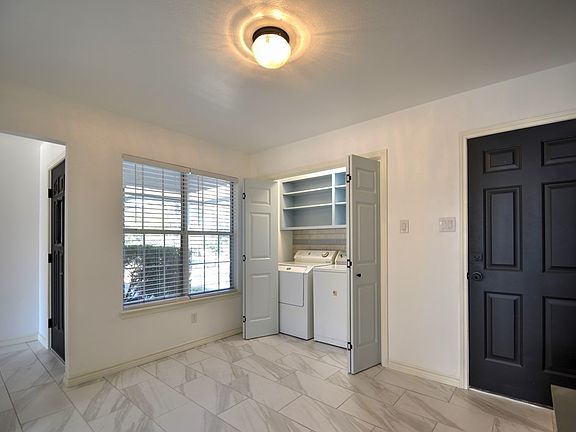 4th image of 2305 Mesa Park Dr