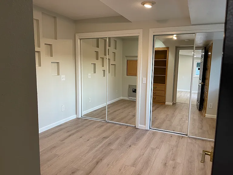 419 Saint Augustine Ave — Photo 6