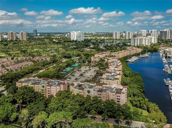 19555 E Country Club Dr, Aventura, FL