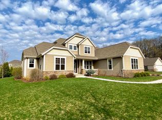W148S7775 Broken Arrow Ct, Muskego, WI 53150
