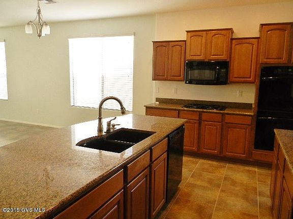 5th image of 708 W Camino Tunera