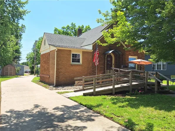 811 W Main St, Chanute, KS 66720