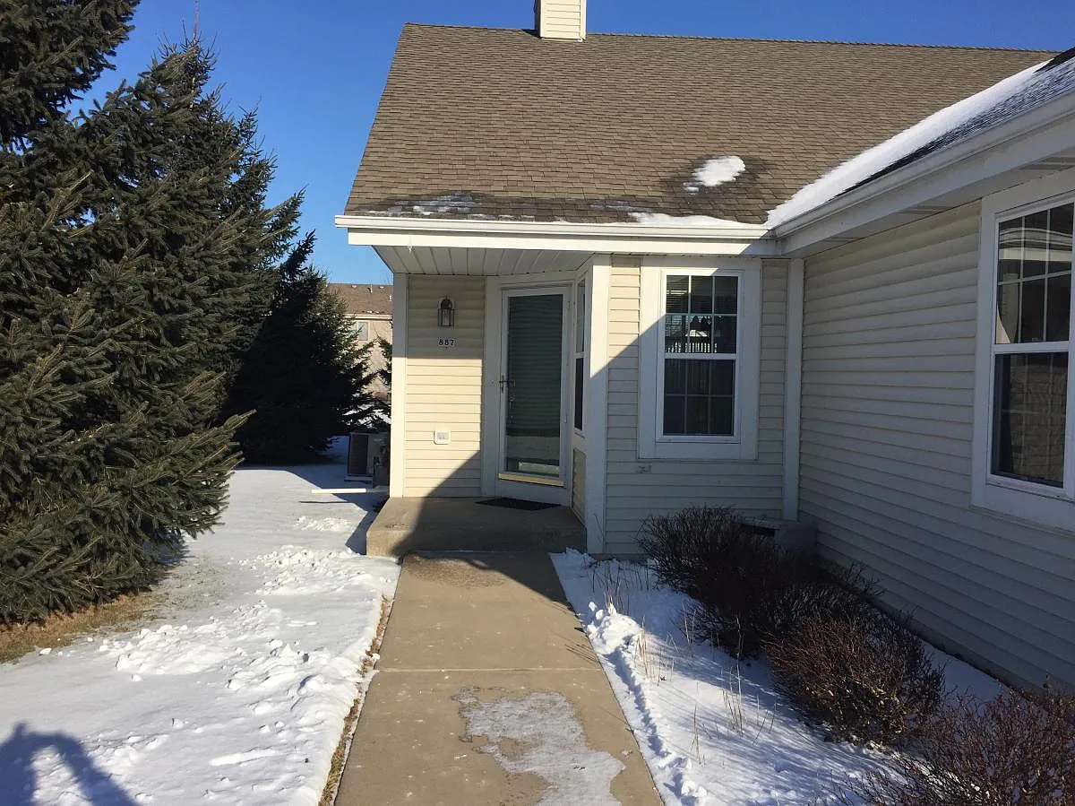 887 Spring Waters Drive — Photo 4