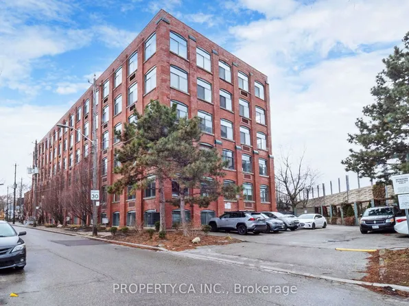 24 Noble St #210, Toronto, ON M6K 2C8