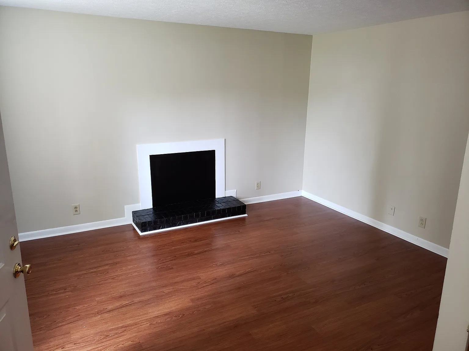 2 bed, 1.0 bath, 700 sqft, $1,125 — Photo 3