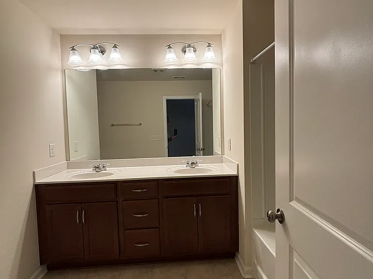 803 New Derby Ln — Photo 20