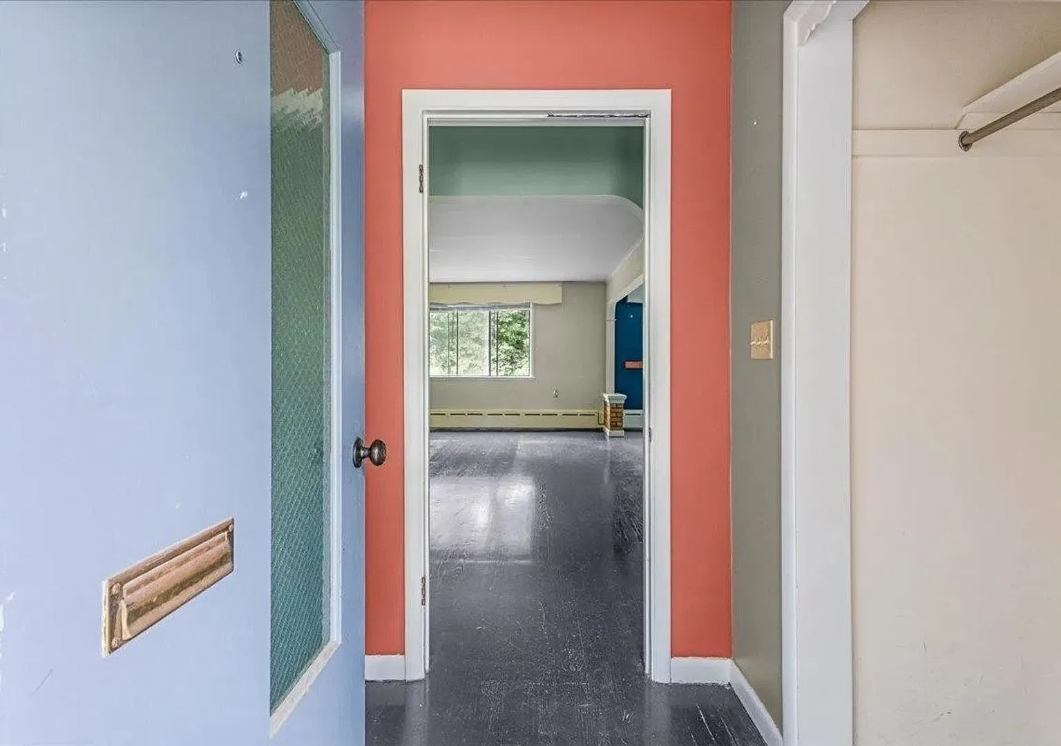 Spacious South End Burlington Ranch 3 Bedrooms, 2 Bathrooms & 2-Car Garage — Photo 3