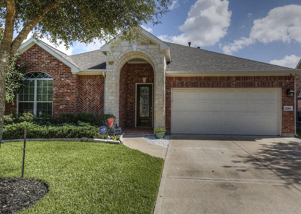 1st image of 2319 Canyon Springs Dr