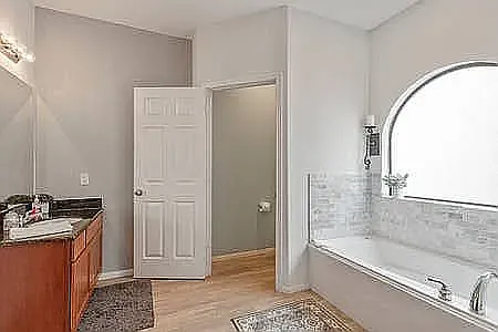 4413 Koehler St #D — Photo 23